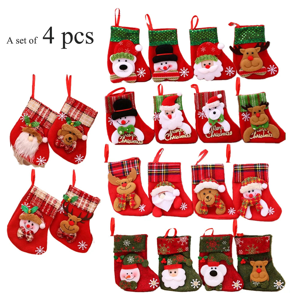 Kerstsok decoratief set van 4 mini kerstkousen met sneeuwman, rendier en kerstman