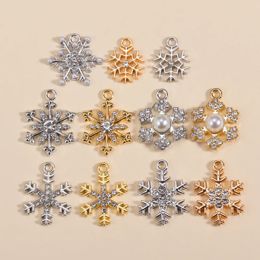 Kerst hanger sneeuwvlok charme met parel en zirkonia – 10 stuks - diverse kleuren en opties