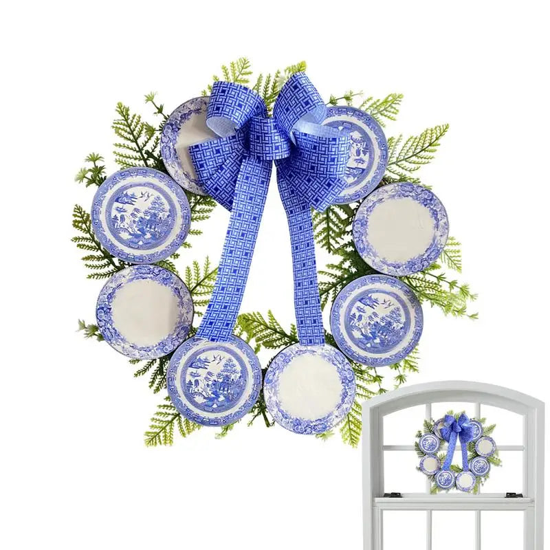 Kerst krans blauw wit rustiek farmhouse met porseleinen accenten voor deur