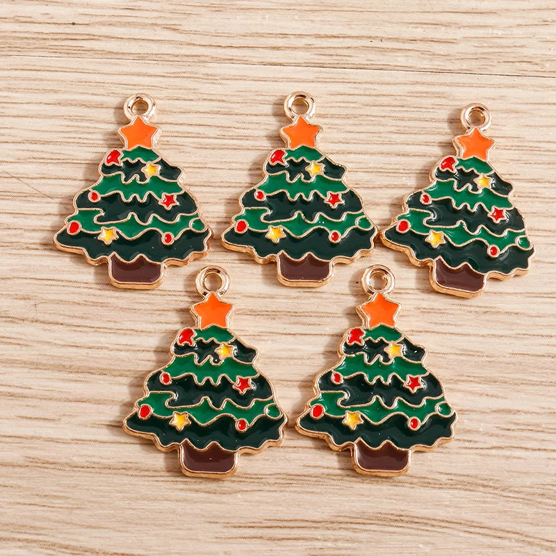 Kerst hanger/bedel voor ketting of armband – Mix van 10 modieuze emaille kerstboom bedels