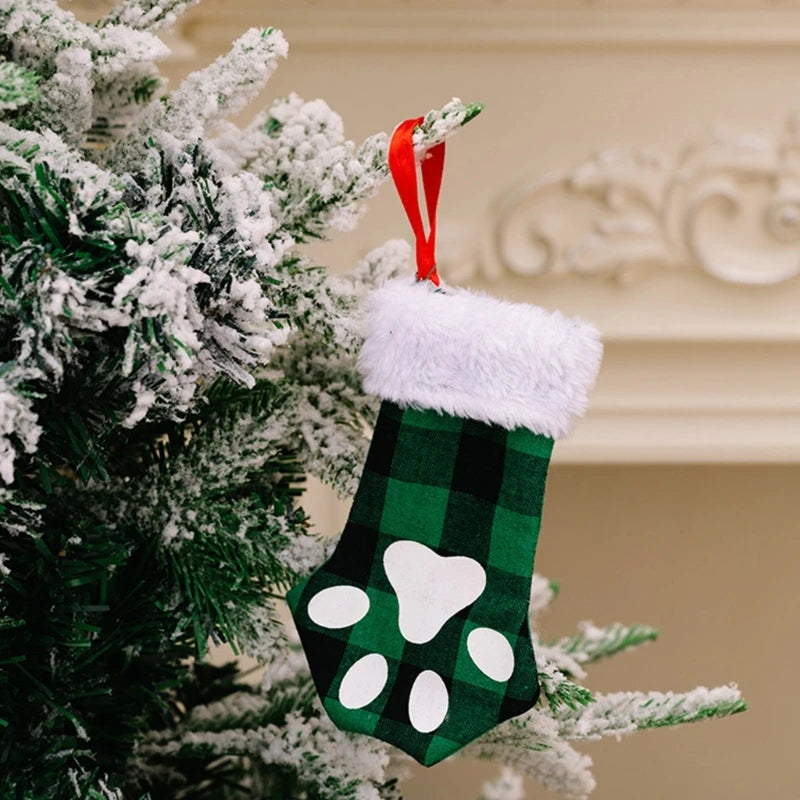 Kerstsok decoratief met kattenpootmotief – sfeervolle plaid hanger voor boom of haard