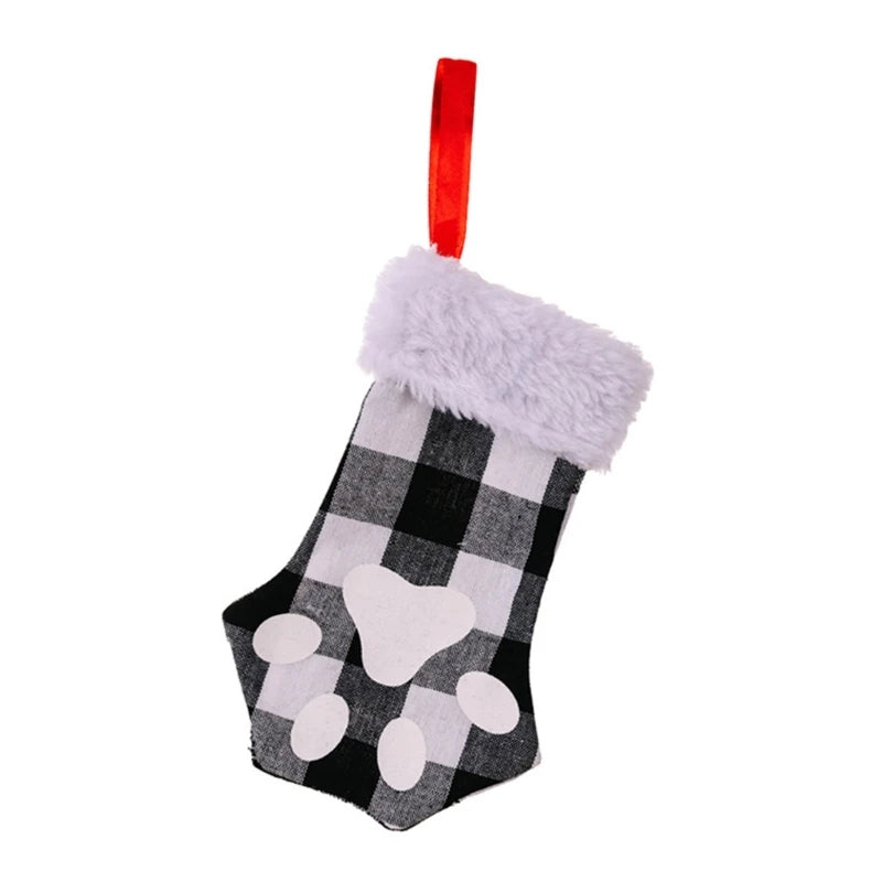 Kerstsok decoratief met kattenpootmotief – sfeervolle plaid hanger voor boom of haard