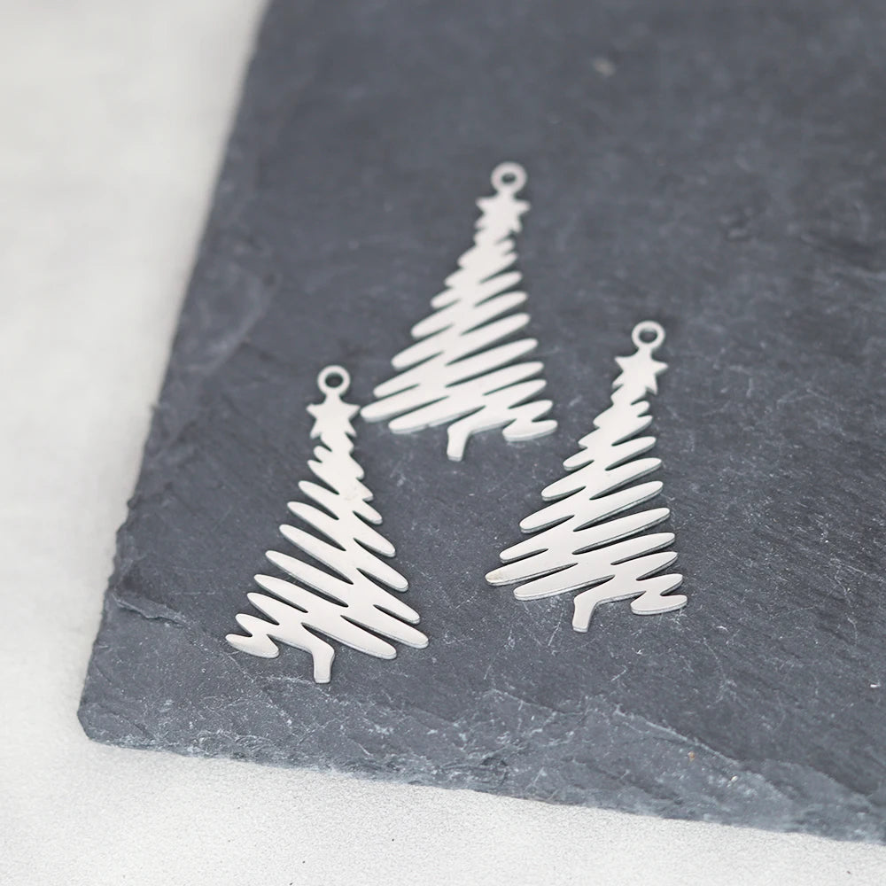 Kerst hangers sneeuwvlok rendier, bel, Kerstboom, Kerstman en meer – vele varianten - 3 stuks