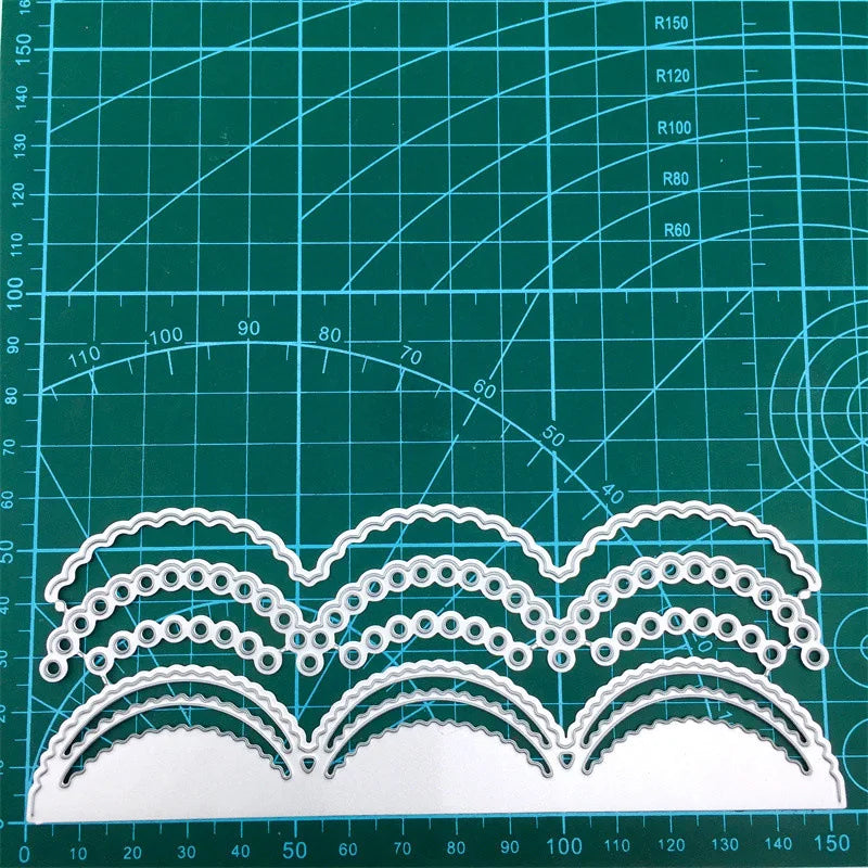 Metalen snijmal golvende kanten rand voor kaarten en albums