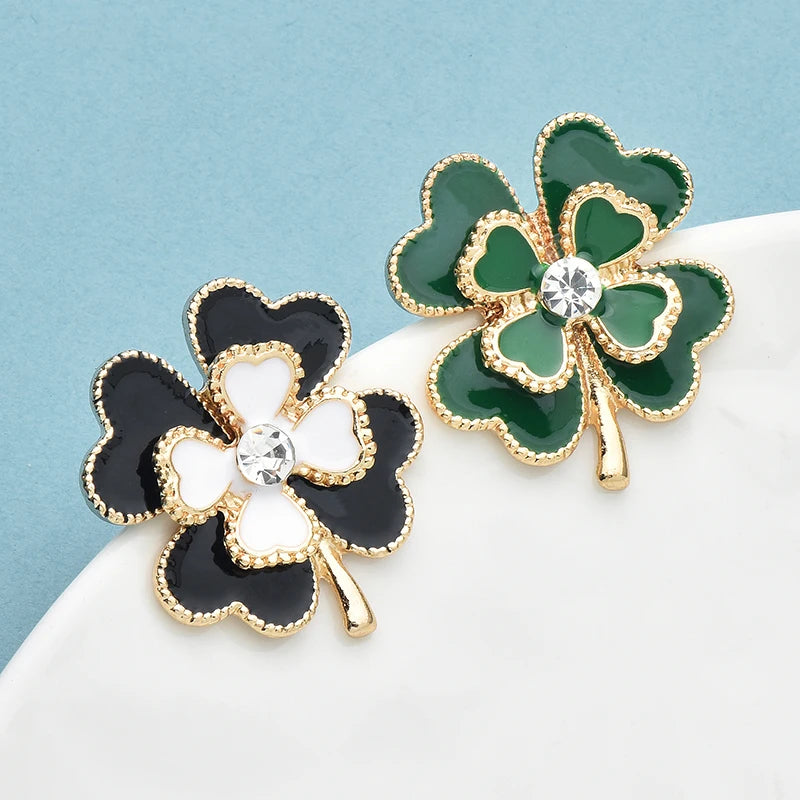 Broche Bloemen - Klavervormige Emaille Speld met Elegante Bladeren