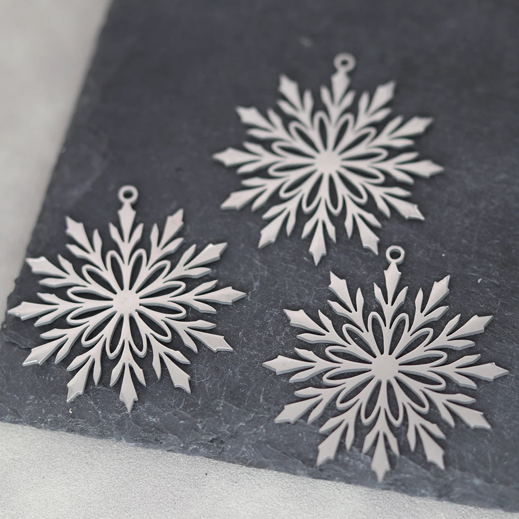 Kerst hangers sneeuwvlok rendier, bel, Kerstboom, Kerstman en meer – vele varianten - 3 stuks