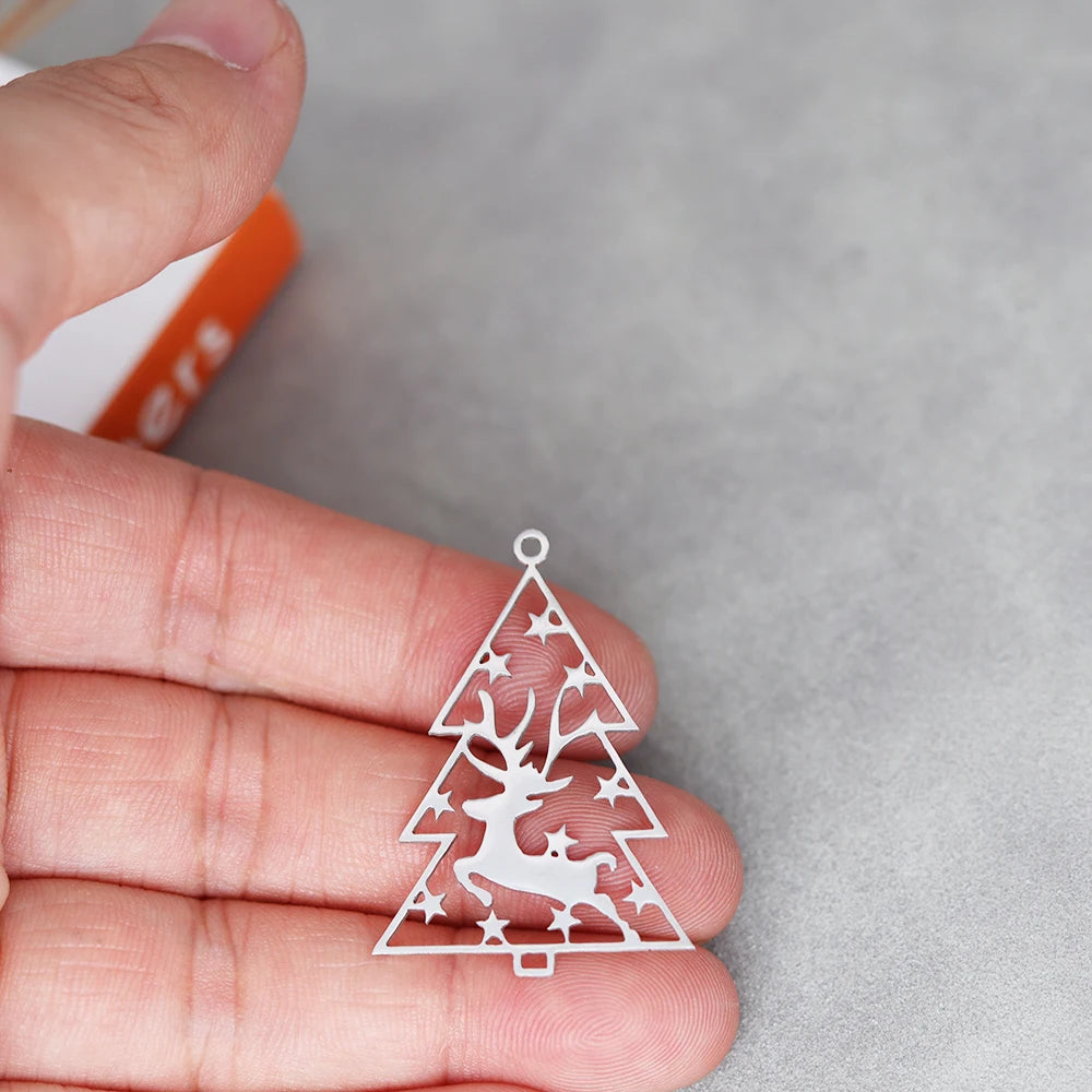 Kerst hangers sneeuwvlok rendier, bel, Kerstboom, Kerstman en meer – vele varianten - 3 stuks