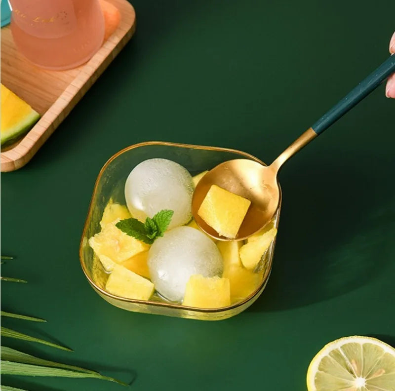 IJsblokjes vorm ronde ijsklonten voor whisky en cocktails
