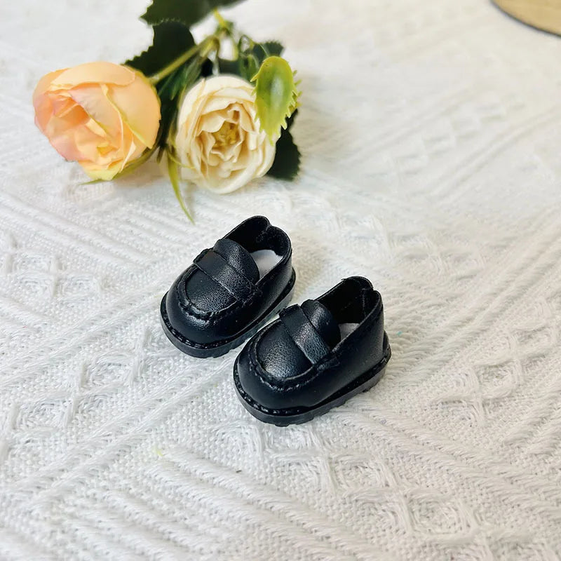 Kleding voor Labubu poppen – Sneakers & accessoires voor 17cm poppen
