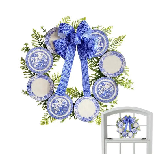 Kerst krans blauw wit rustiek farmhouse met porseleinen accenten voor deur