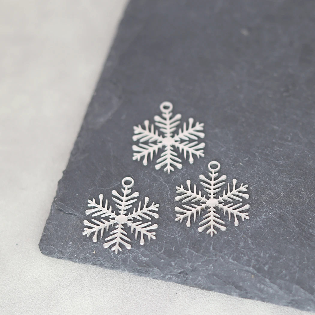 Kerst hangers sneeuwvlok rendier, bel, Kerstboom, Kerstman en meer – vele varianten - 3 stuks