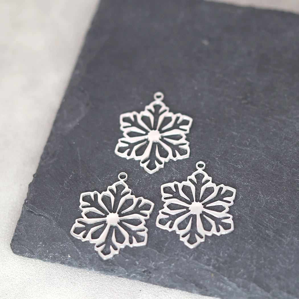 Kerst hangers sneeuwvlok rendier, bel, Kerstboom, Kerstman en meer – vele varianten - 3 stuks