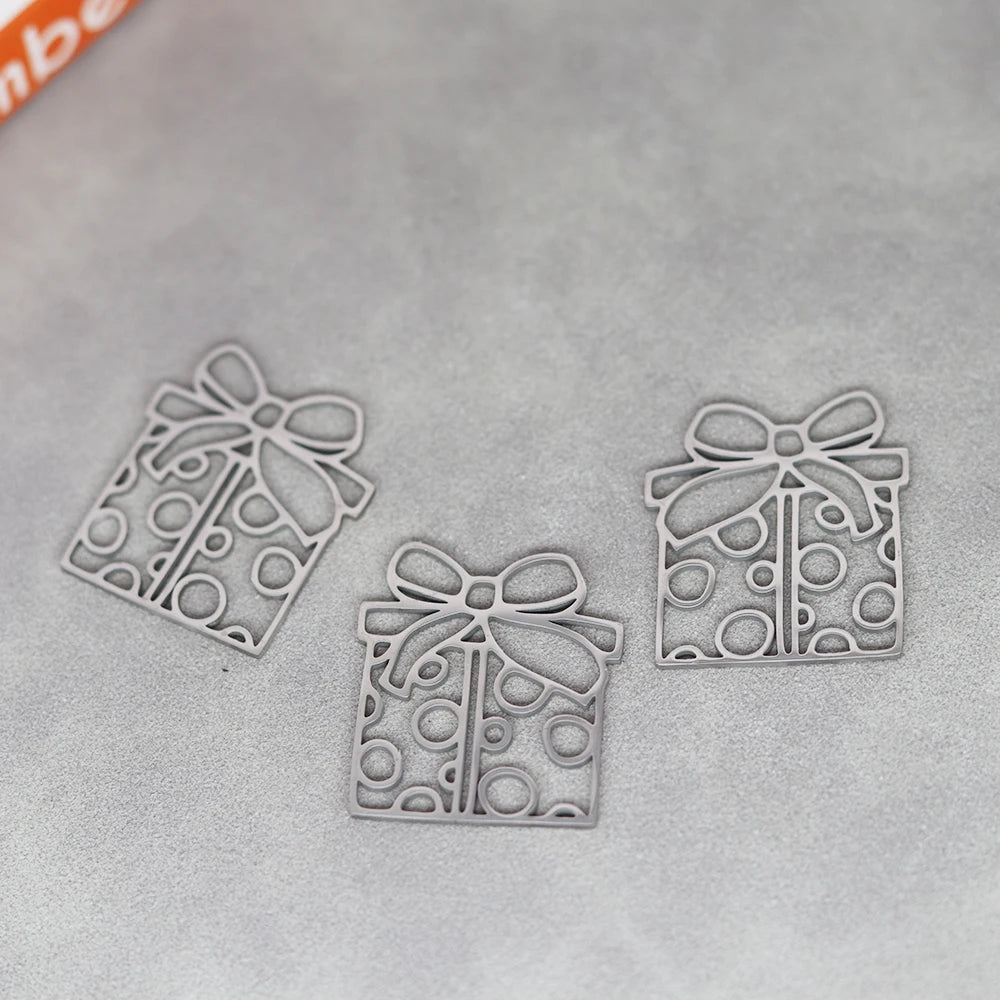 Kerst hangers sneeuwvlok rendier, bel, Kerstboom, Kerstman en meer – vele varianten - 3 stuks