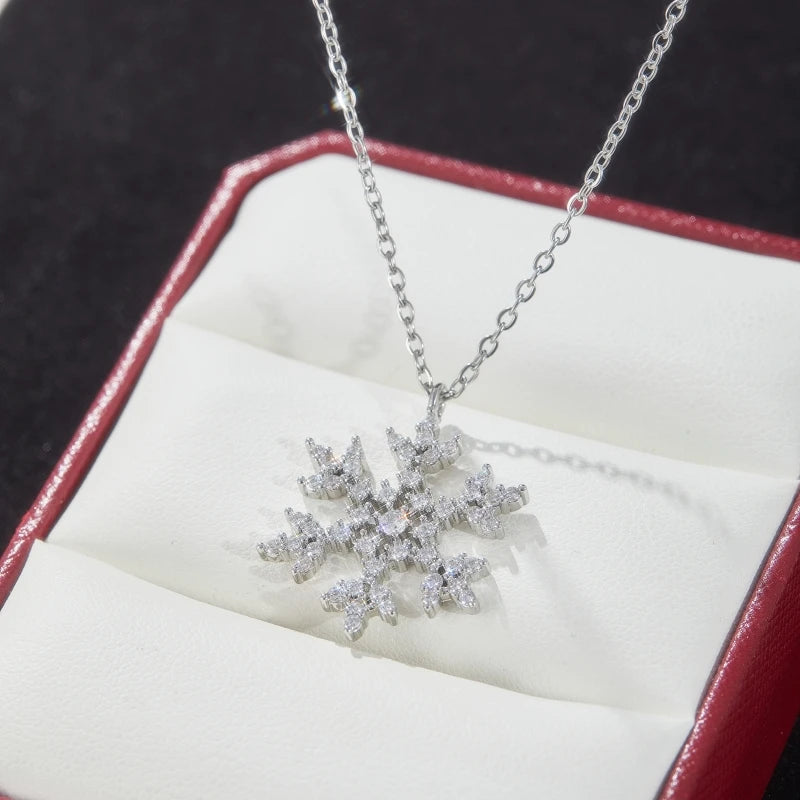 Kerst ketting met sprankelende zirkonia sneeuwvlok hanger – elegante damesaccessoire