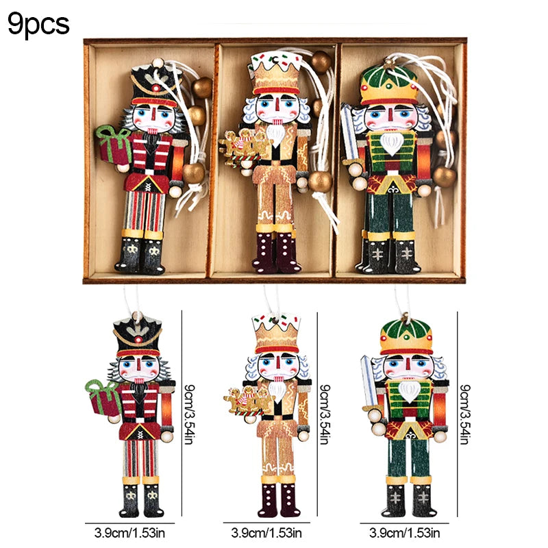 Kerstboom ornament houten gingerbread man en kerstgnomen hangers